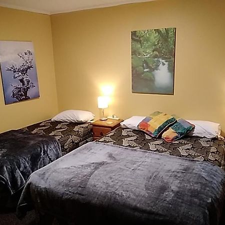 Accommodation Fiordland -The Three Bedroom House At 226A Milford Road Te Anau Buitenkant foto