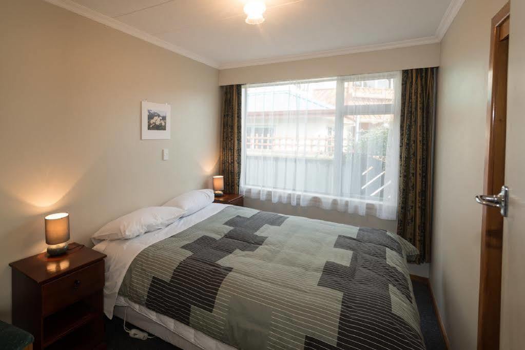 Accommodation Fiordland -The Three Bedroom House At 226A Milford Road Te Anau Buitenkant foto