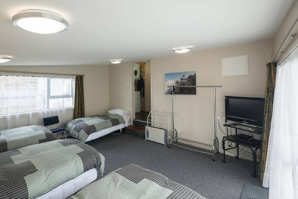 Accommodation Fiordland -The Three Bedroom House At 226A Milford Road Te Anau Buitenkant foto