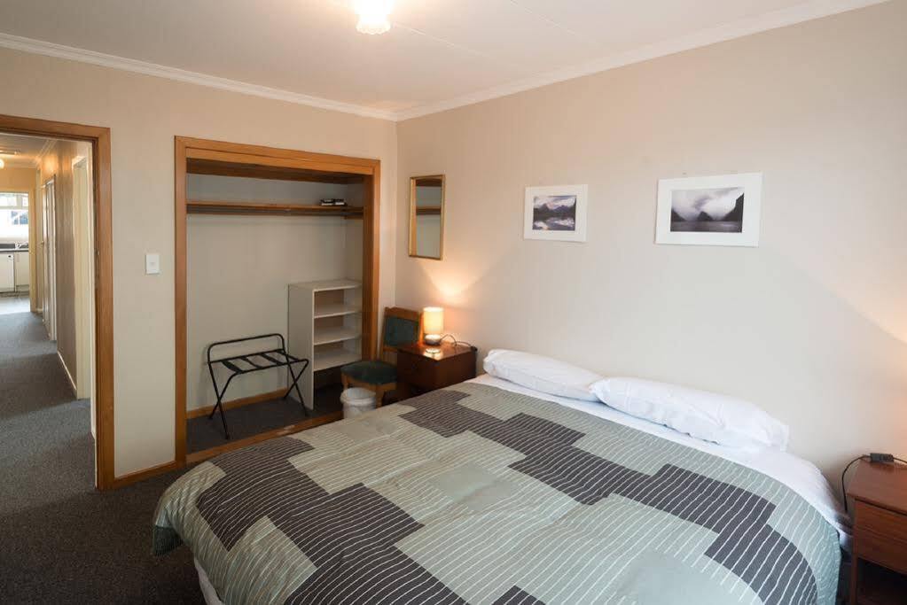 Accommodation Fiordland -The Three Bedroom House At 226A Milford Road Te Anau Buitenkant foto